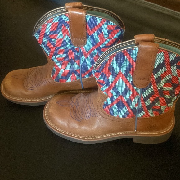 Ariat cowboy boots. - Picture 3 of 4